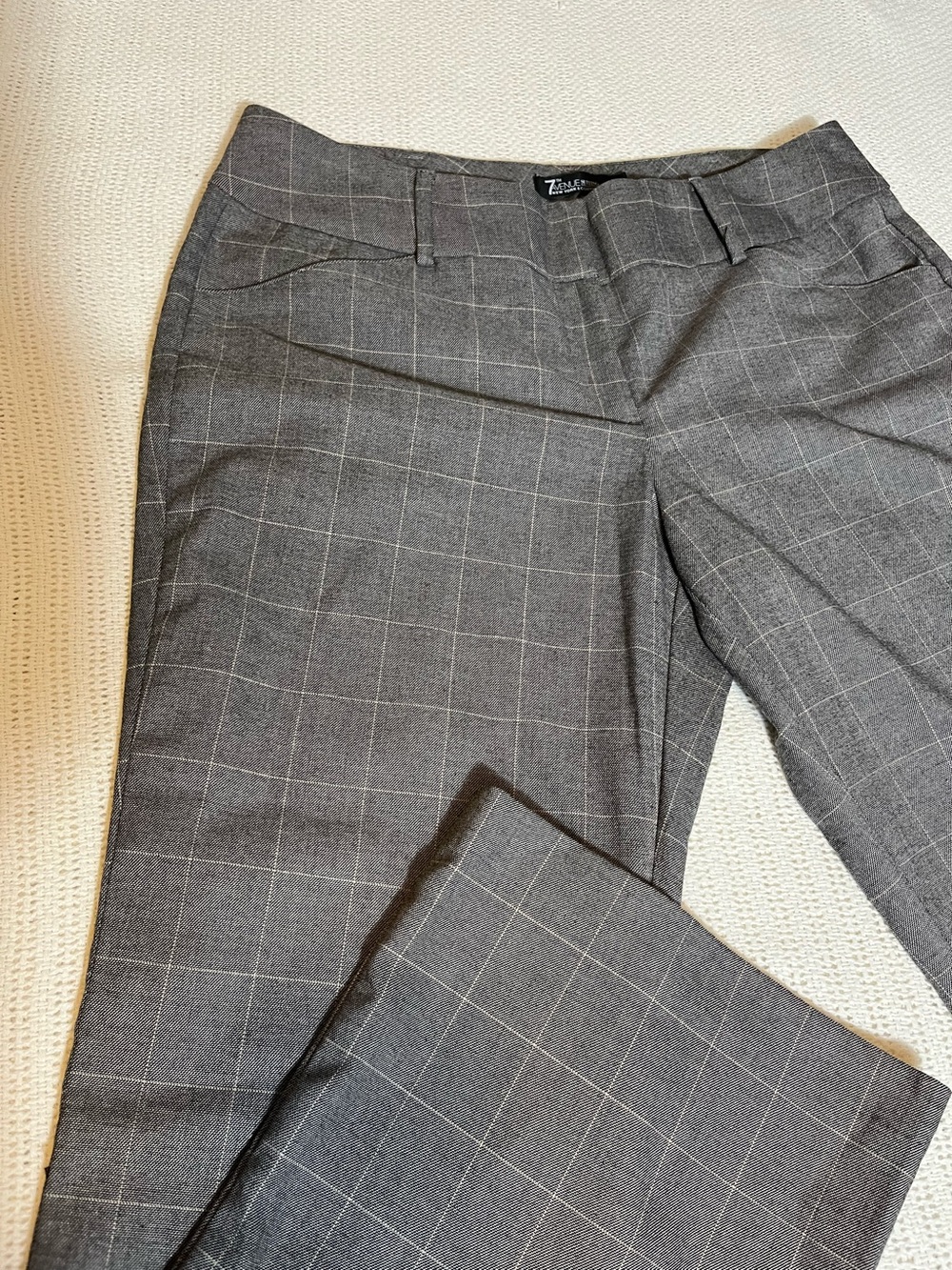 7Th AVENUE New York & Company Grey Plaid Pant 10